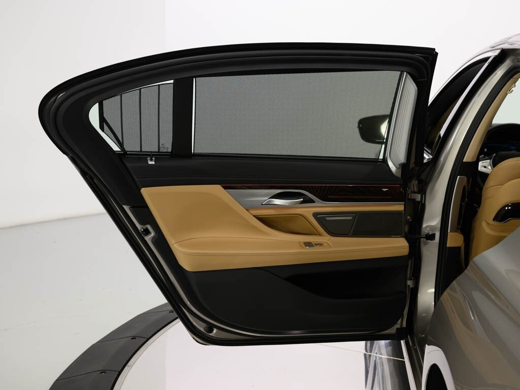 2022 BMW 750i xDrive Exec Pkg Driver Assist Pro - Photo 40 - Sarasota, FL 34243