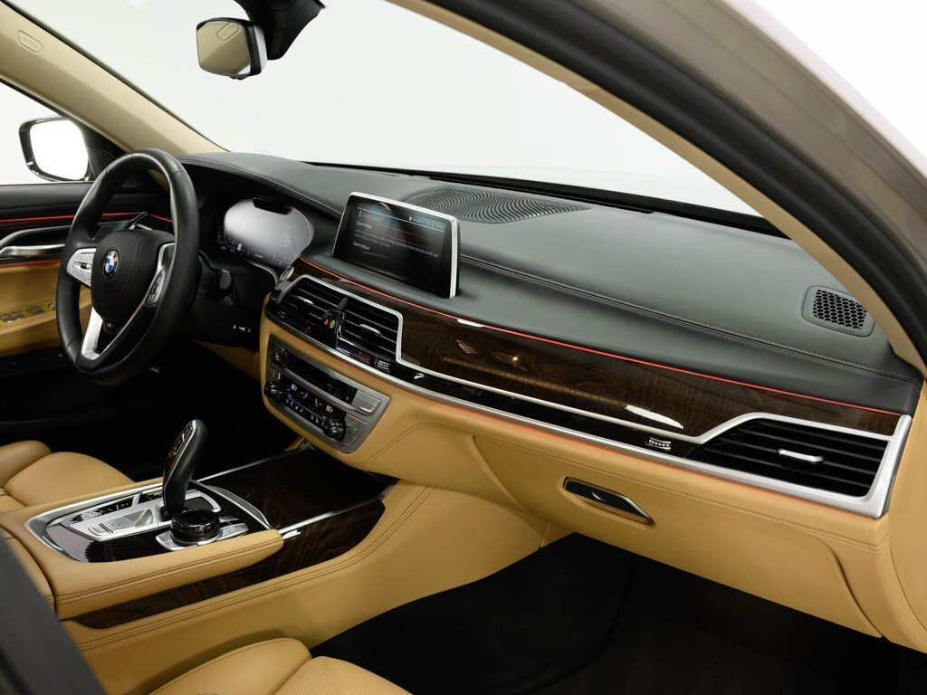 2022 BMW 750i xDrive Exec Pkg Driver Assist Pro - Photo 57 - Sarasota, FL 34243