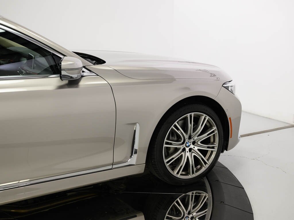2022 BMW 750i xDrive Exec Pkg Driver Assist Pro - Photo 17 - Sarasota, FL 34243