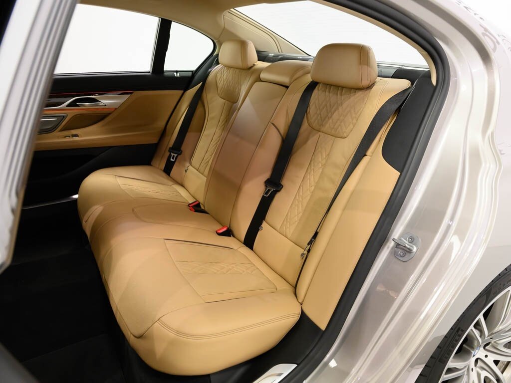 2022 BMW 750i xDrive Exec Pkg Driver Assist Pro - Photo 46 - Sarasota, FL 34243