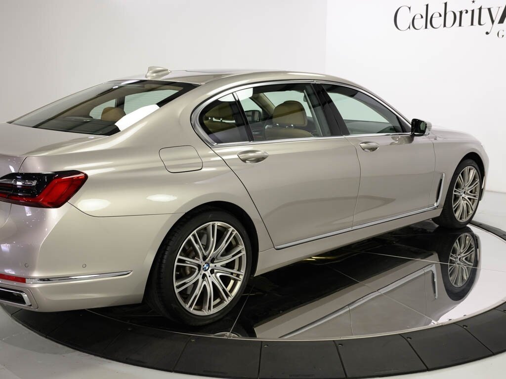 2022 BMW 750i xDrive Exec Pkg Driver Assist Pro - Photo 21 - Sarasota, FL 34243