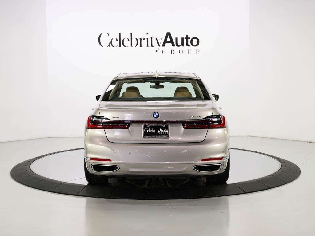 2022 BMW 750i xDrive Exec Pkg Driver Assist Pro - Photo 22 - Sarasota, FL 34243