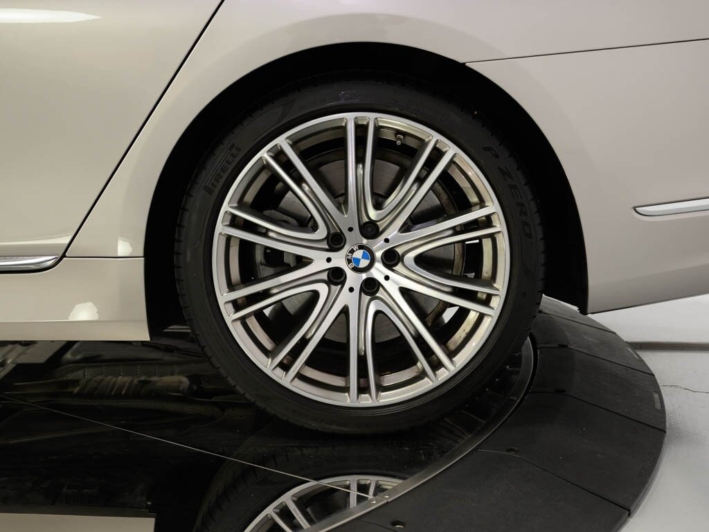 2022 BMW 750i xDrive Exec Pkg Driver Assist Pro - Photo 37 - Sarasota, FL 34243