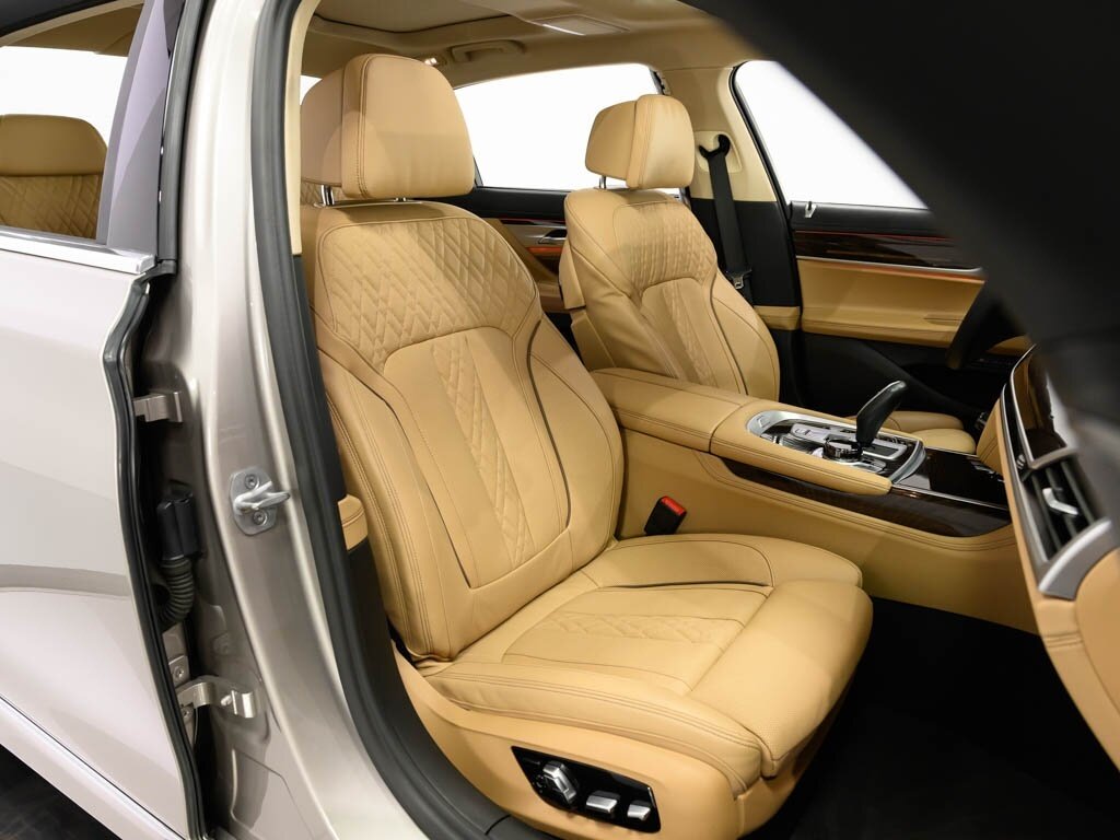 2022 BMW 750i xDrive Exec Pkg Driver Assist Pro - Photo 43 - Sarasota, FL 34243