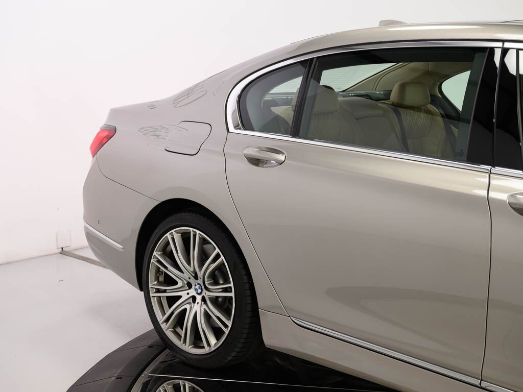 2022 BMW 750i xDrive Exec Pkg Driver Assist Pro - Photo 28 - Sarasota, FL 34243