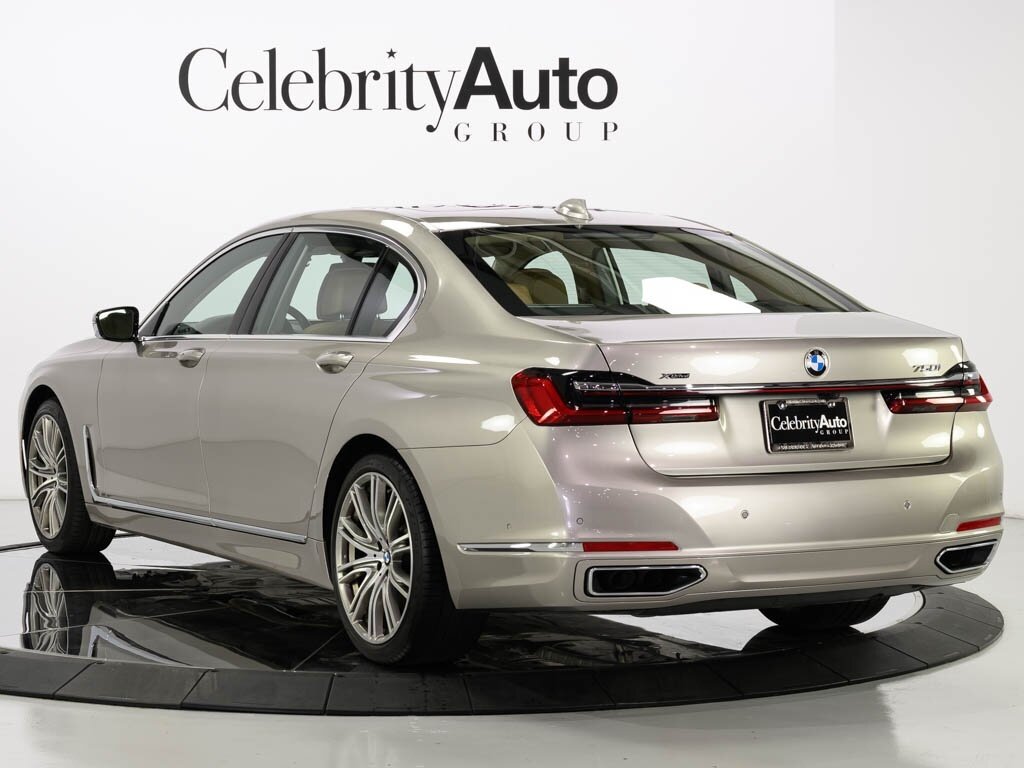 2022 BMW 750i xDrive Exec Pkg Driver Assist Pro - Photo 5 - Sarasota, FL 34243