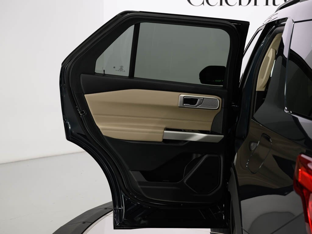 2024 Ford Explorer XLT Equipment Group 202A - Photo 38 - Sarasota, FL 34243