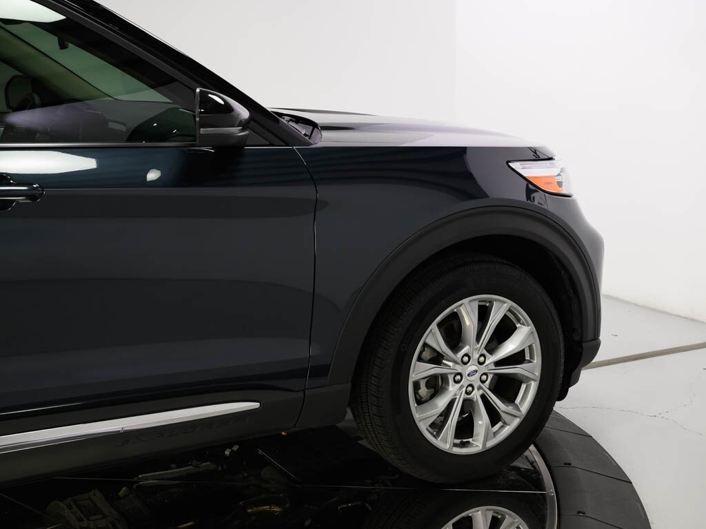 2024 Ford Explorer XLT Equipment Group 202A - Photo 17 - Sarasota, FL 34243