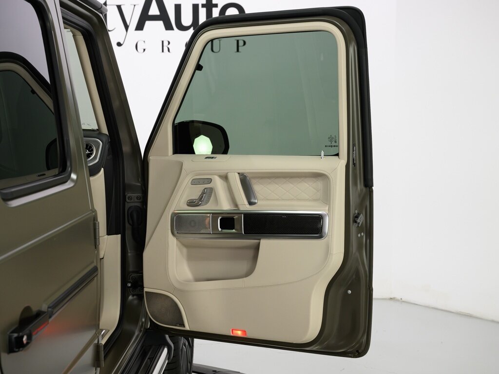 2025 Mercedes-Benz AMG G63 $233K MSRP Full Leather Pkg $16K Option   - Photo 39 - Sarasota, FL 34243