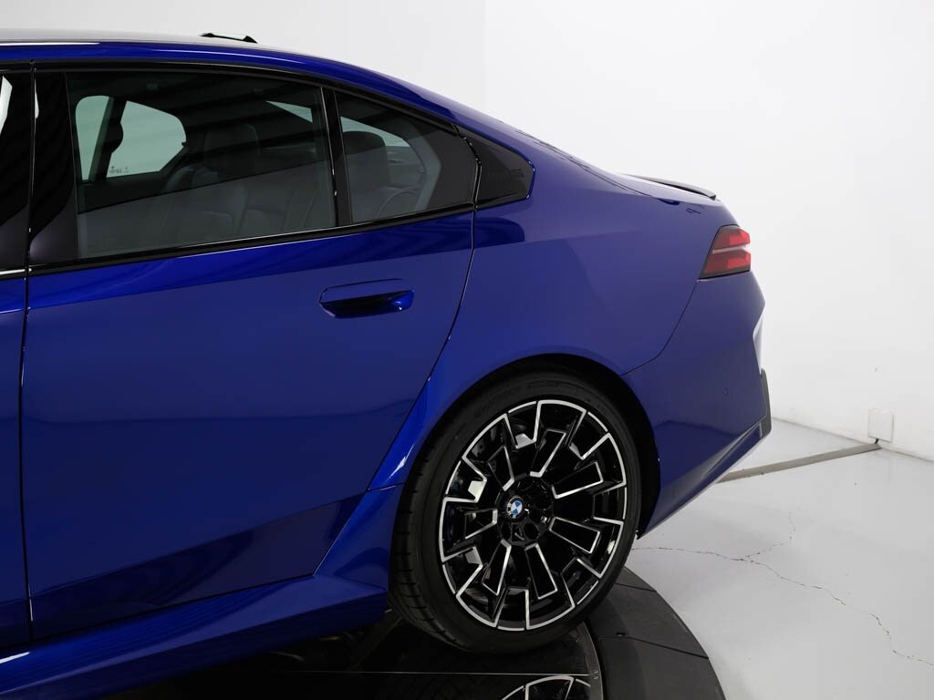 2025 BMW M5 Executive Pkg Driver Assistance Professional - Photo 29 - Sarasota, FL 34243