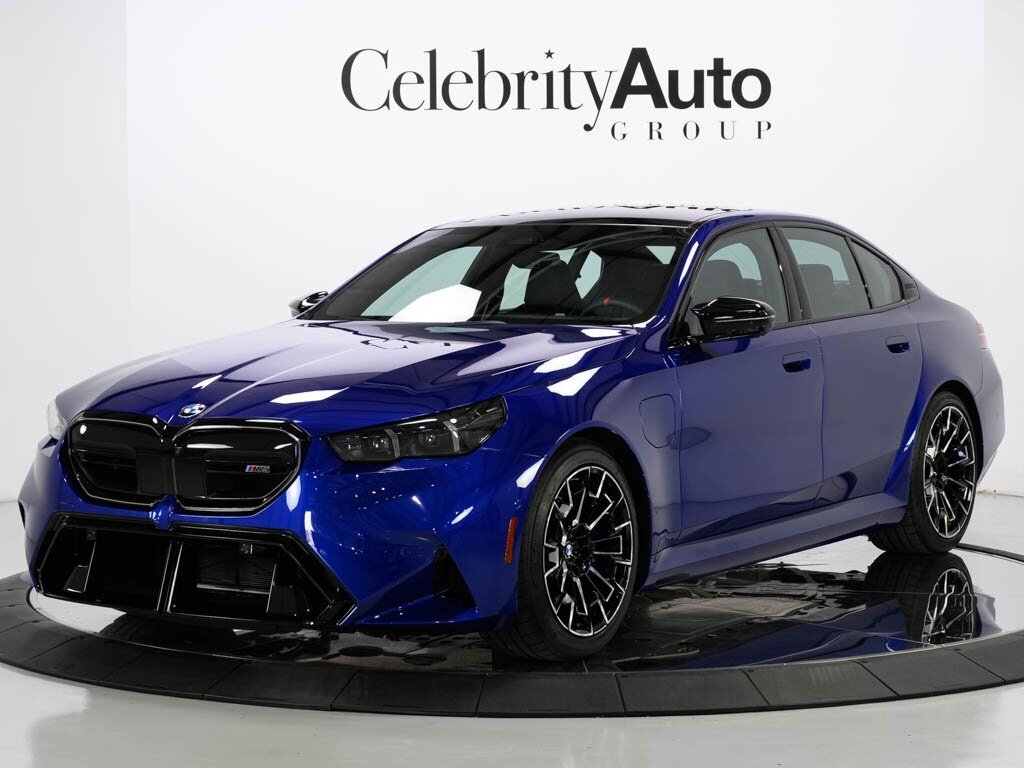 2025 BMW M5 Executive Pkg Driver Assistance Professional - Photo 3 - Sarasota, FL 34243