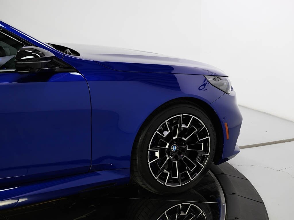 2025 BMW M5 Executive Pkg Driver Assistance Professional - Photo 17 - Sarasota, FL 34243