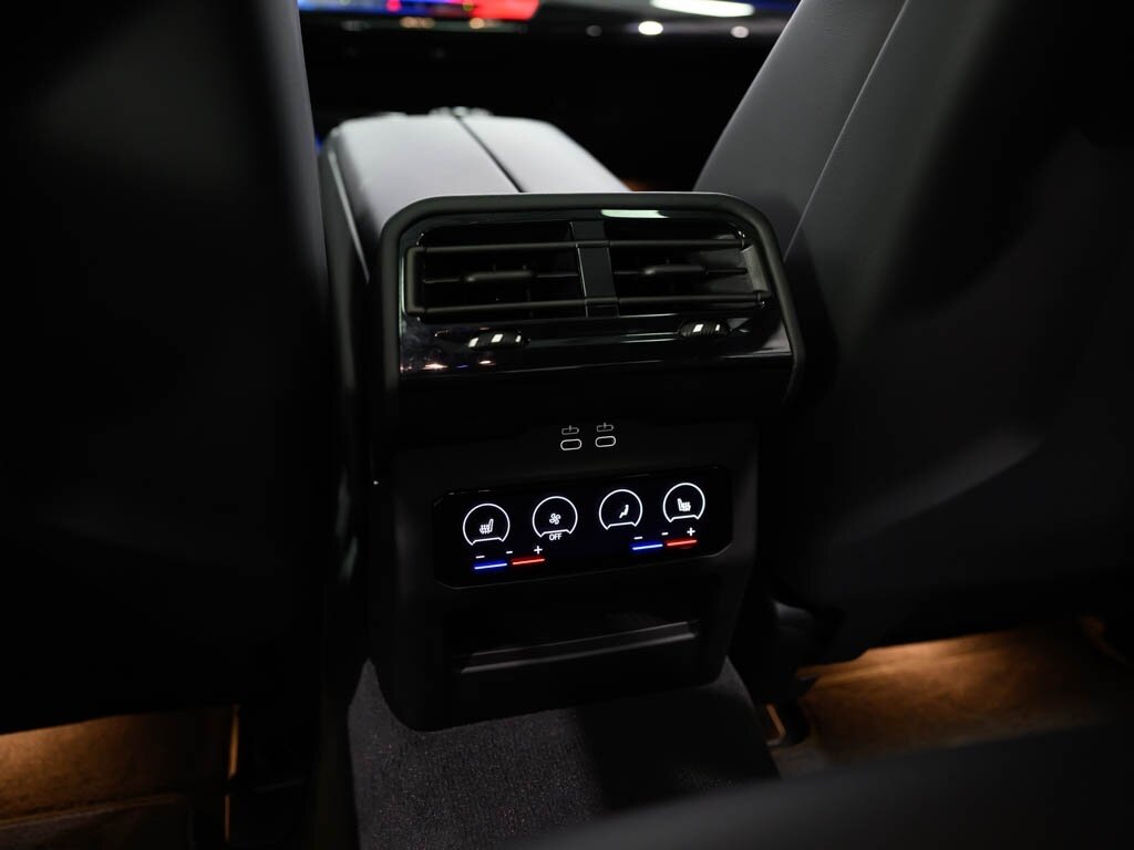 2025 BMW M5 Executive Pkg Driver Assistance Professional - Photo 58 - Sarasota, FL 34243
