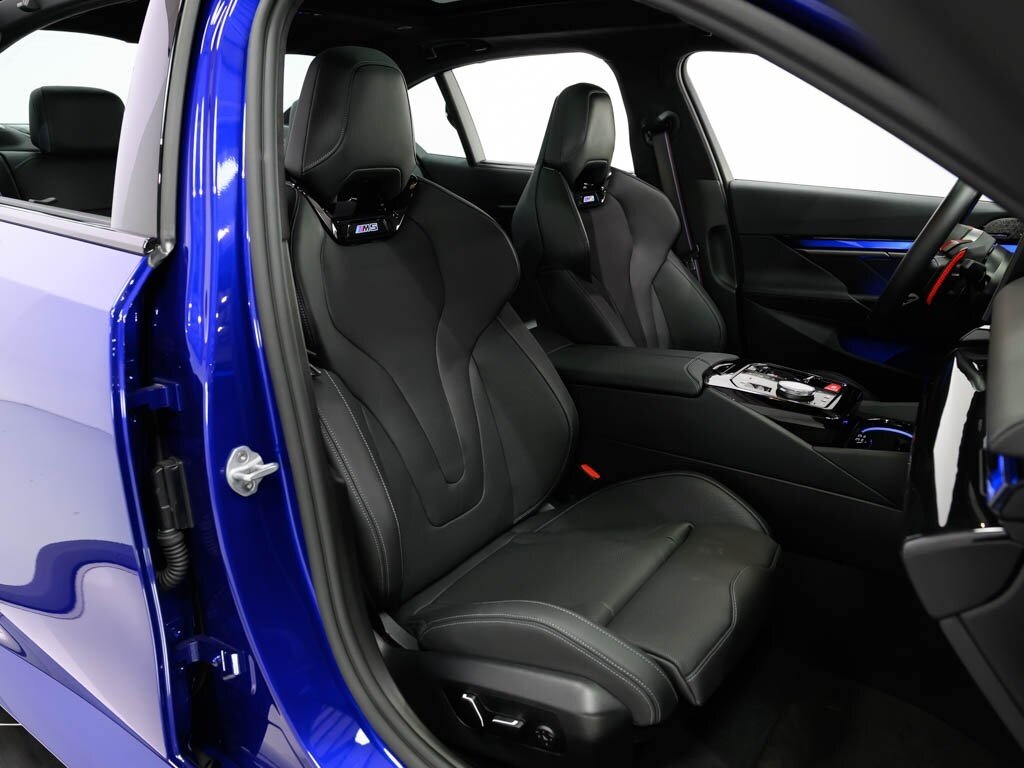 2025 BMW M5 Executive Pkg Driver Assistance Professional - Photo 39 - Sarasota, FL 34243