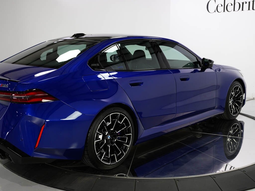 2025 BMW M5 Executive Pkg Driver Assistance Professional - Photo 21 - Sarasota, FL 34243