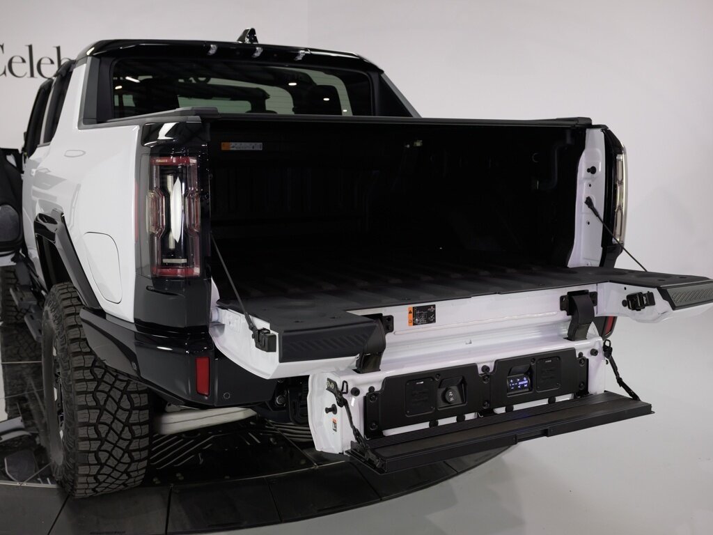 2023 GMC HUMMER EV Pick Up Edition 1 Power Retractable Tonneau Cover   - Photo 90 - Sarasota, FL 34243