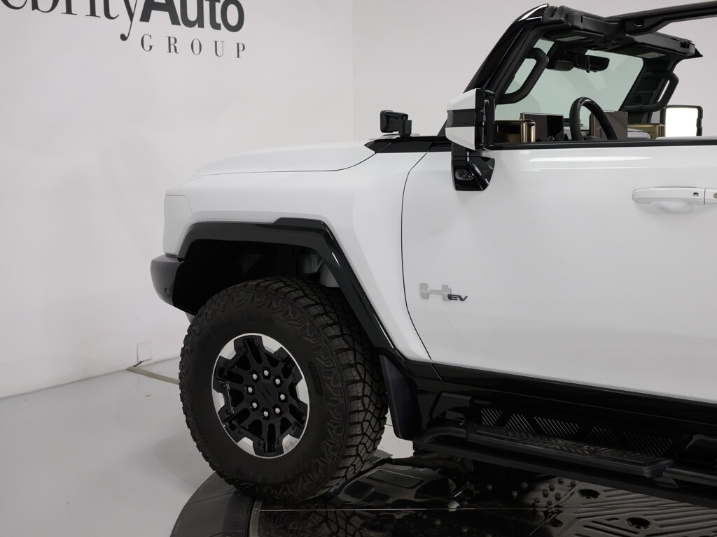 2023 GMC HUMMER EV Pick Up Edition 1 Power Retractable Tonneau Cover   - Photo 18 - Sarasota, FL 34243