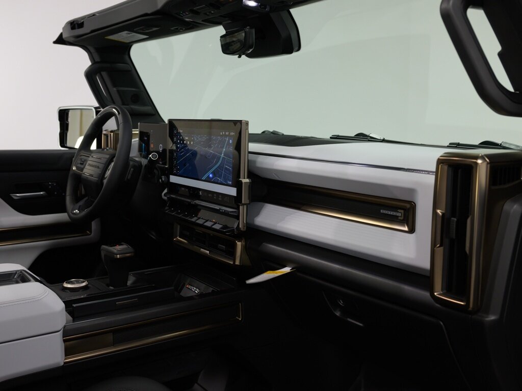 2023 GMC HUMMER EV Pick Up Edition 1 Power Retractable Tonneau Cover   - Photo 79 - Sarasota, FL 34243