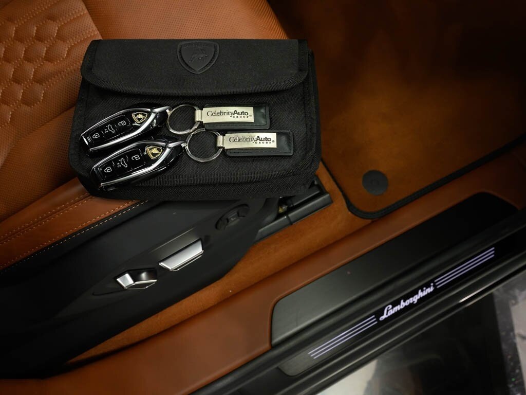 2023 Lamborghini Urus S $308K MSRP 23 " Bronze Taigete Wheels - Photo 66 - Sarasota, FL 34243
