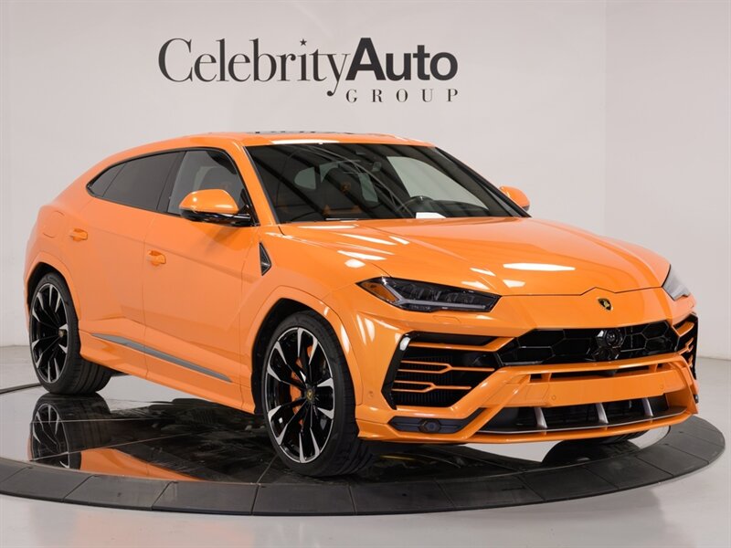 2022 Lamborghini Urus $282K MSRP 23