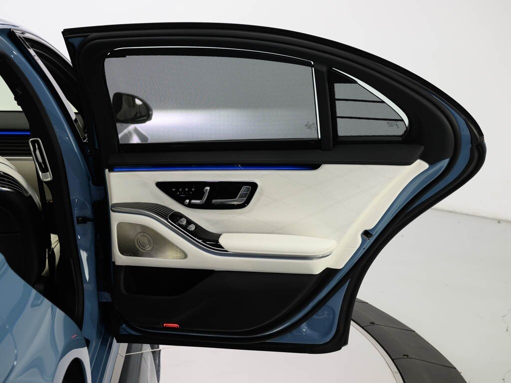 2024 Mercedes-Benz AMG S63 E Manufaktur Signature Interior Pkg - Photo 41 - Sarasota, FL 34243