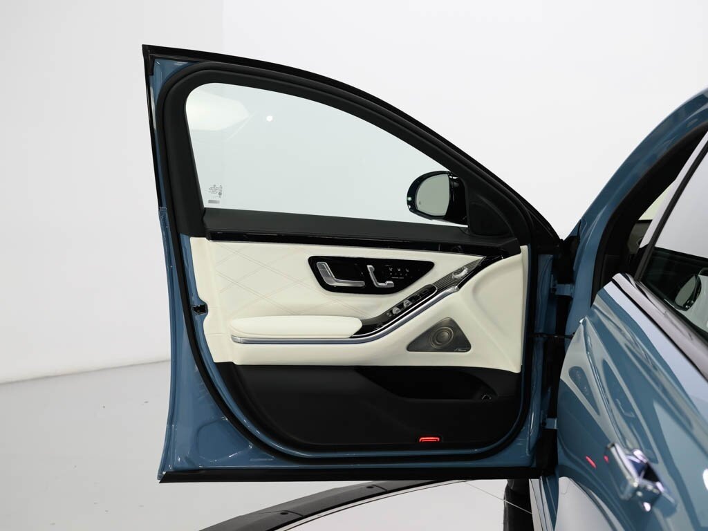 2024 Mercedes-Benz AMG S63 E Manufaktur Signature Interior Pkg - Photo 38 - Sarasota, FL 34243