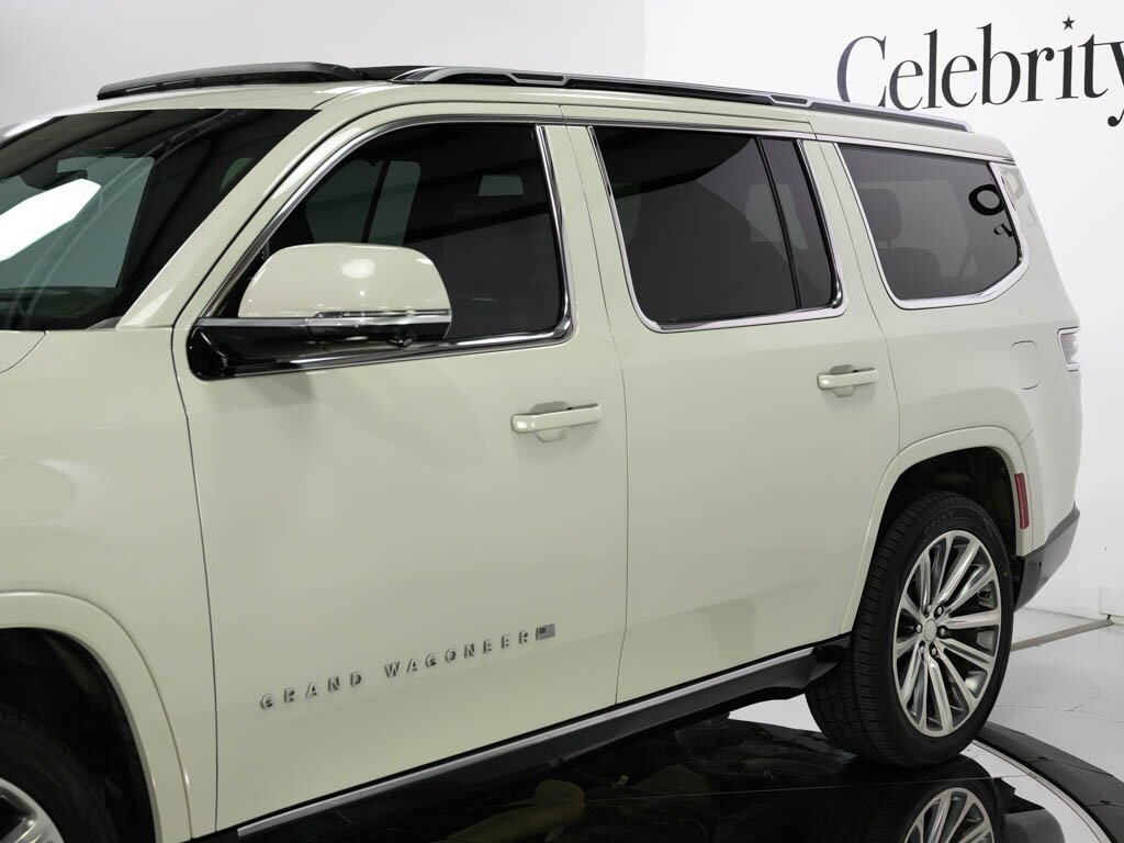 2022 Jeep Grand Wagoneer Series I 4X4 $97K MSRP Rear Entertainment   - Photo 16 - Sarasota, FL 34243