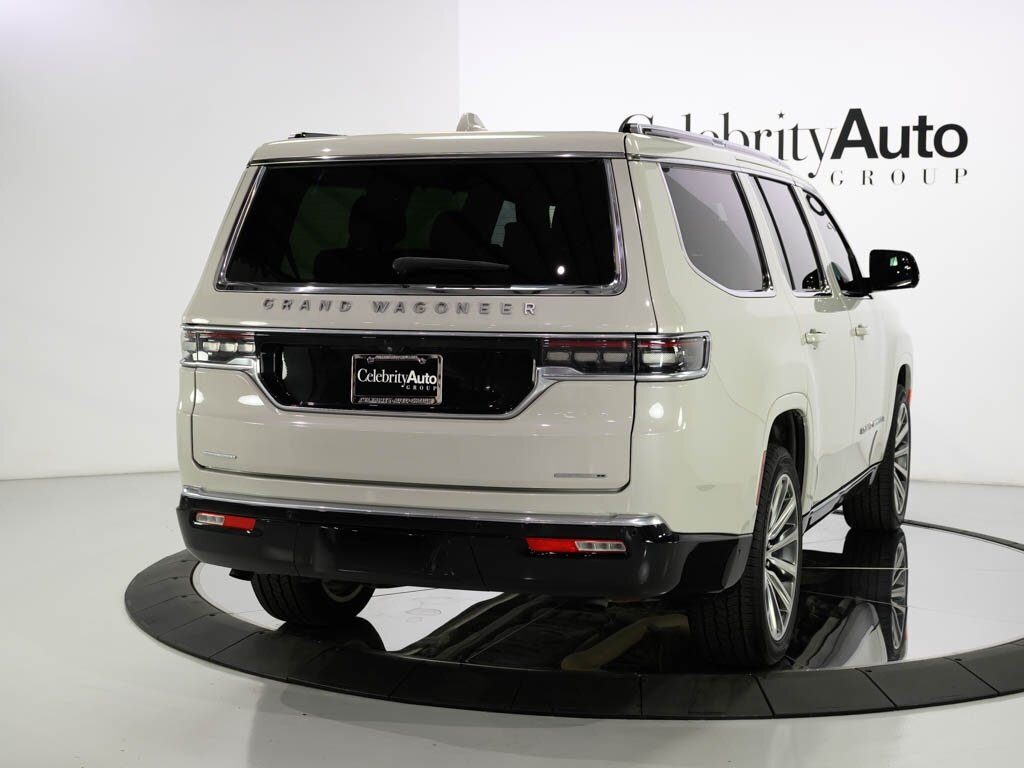 2022 Jeep Grand Wagoneer Series I 4X4 $97K MSRP Rear Entertainment   - Photo 30 - Sarasota, FL 34243