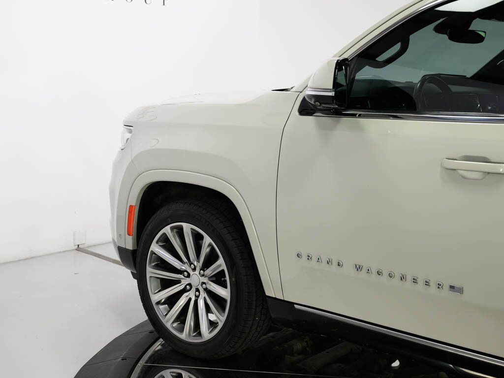 2022 Jeep Grand Wagoneer Series I 4X4 $97K MSRP Rear Entertainment   - Photo 18 - Sarasota, FL 34243