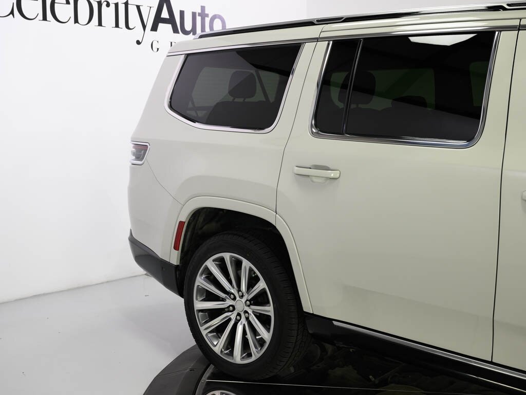 2022 Jeep Grand Wagoneer Series I 4X4 $97K MSRP Rear Entertainment   - Photo 28 - Sarasota, FL 34243