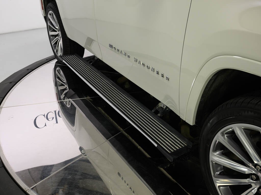 2022 Jeep Grand Wagoneer Series I 4X4 $97K MSRP Rear Entertainment   - Photo 32 - Sarasota, FL 34243