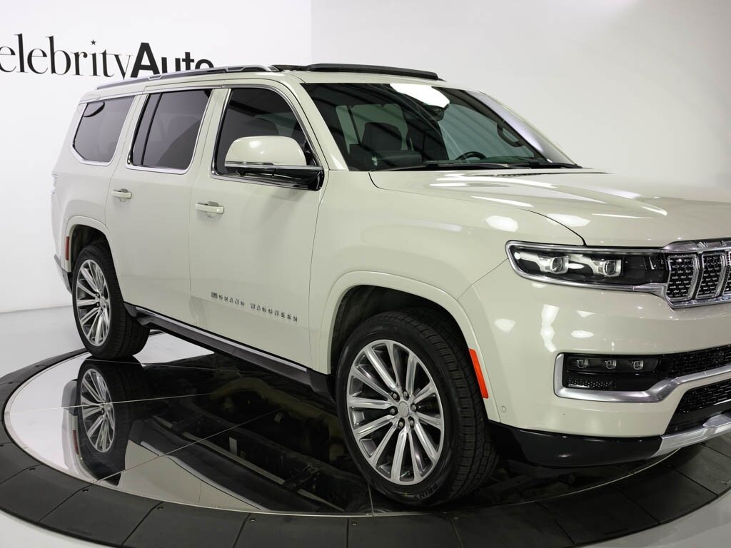 2022 Jeep Grand Wagoneer Series I 4X4 $97K MSRP Rear Entertainment   - Photo 10 - Sarasota, FL 34243
