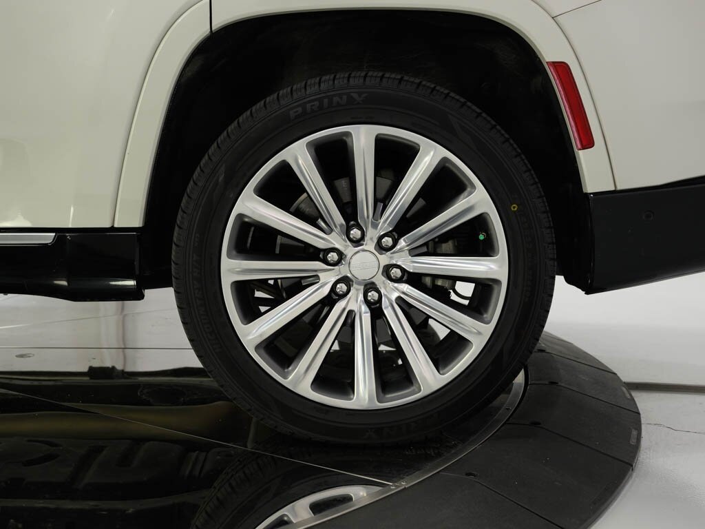 2022 Jeep Grand Wagoneer Series I 4X4 $97K MSRP Rear Entertainment   - Photo 39 - Sarasota, FL 34243