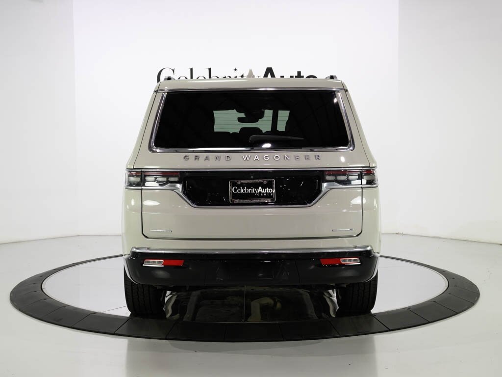 2022 Jeep Grand Wagoneer Series I 4X4 $97K MSRP Rear Entertainment   - Photo 22 - Sarasota, FL 34243