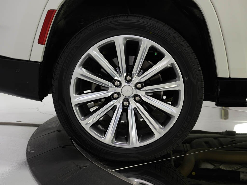 2022 Jeep Grand Wagoneer Series I 4X4 $97K MSRP Rear Entertainment   - Photo 37 - Sarasota, FL 34243