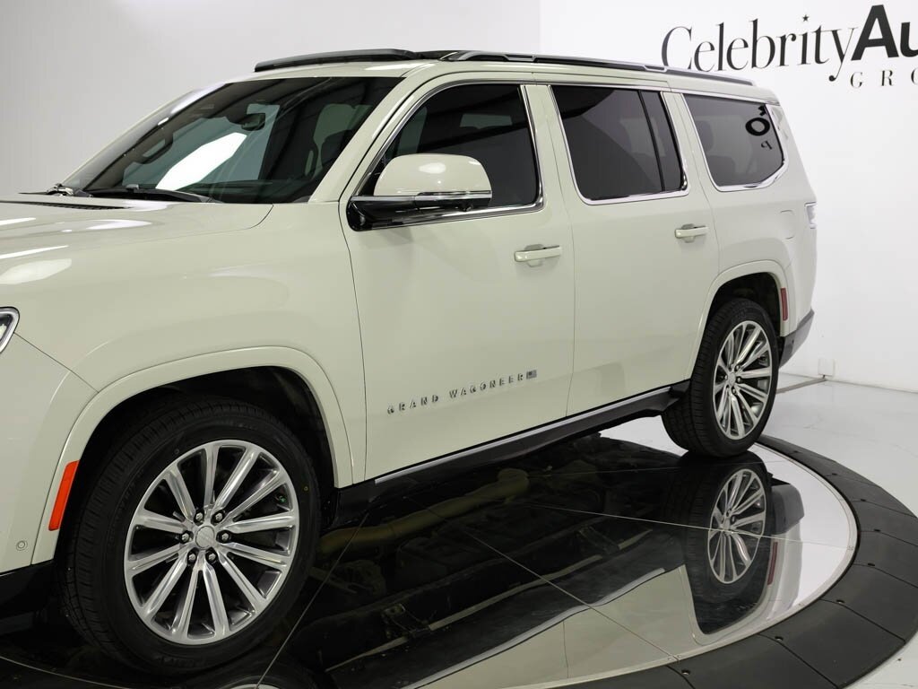 2022 Jeep Grand Wagoneer Series I 4X4 $97K MSRP Rear Entertainment   - Photo 14 - Sarasota, FL 34243