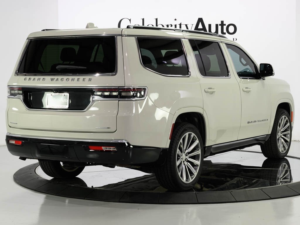 2022 Jeep Grand Wagoneer Series I 4X4 $97K MSRP Rear Entertainment   - Photo 7 - Sarasota, FL 34243