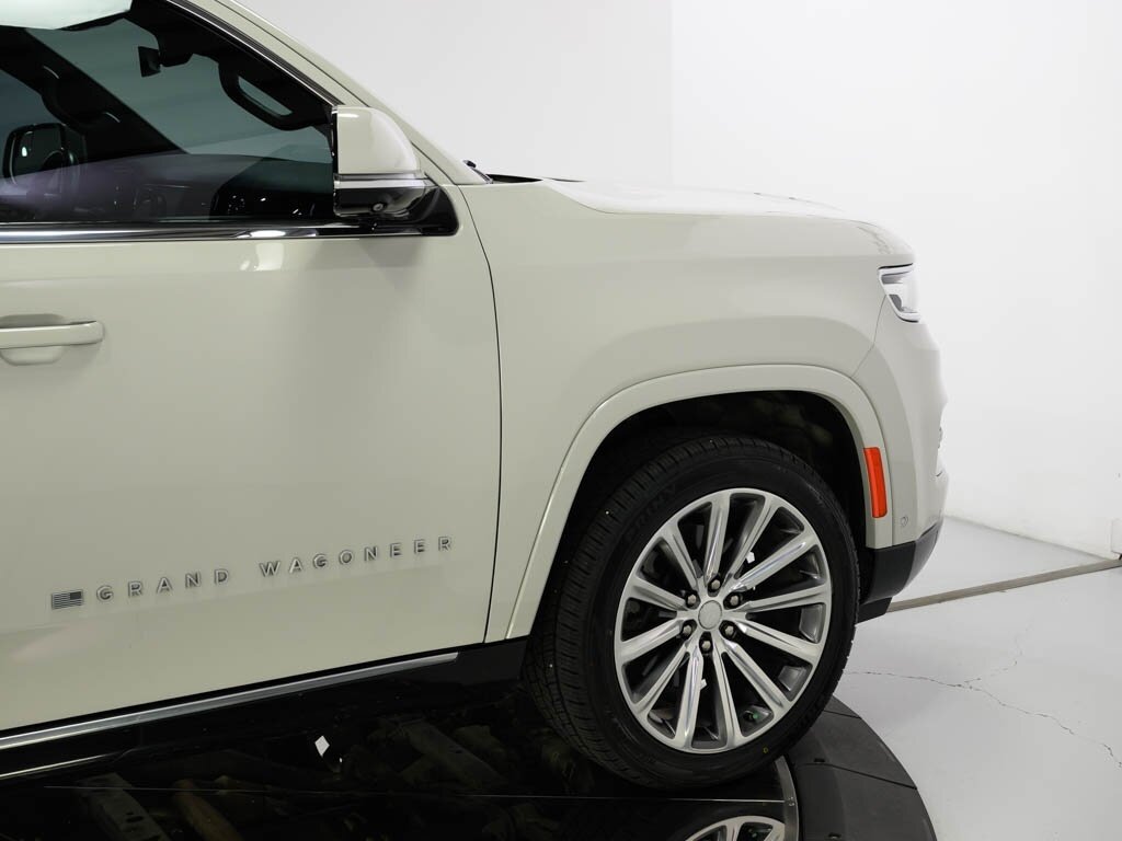 2022 Jeep Grand Wagoneer Series I 4X4 $97K MSRP Rear Entertainment   - Photo 17 - Sarasota, FL 34243