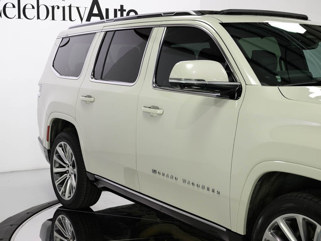 2022 Jeep Grand Wagoneer Series I 4X4 $97K MSRP Rear Entertainment   - Photo 15 - Sarasota, FL 34243