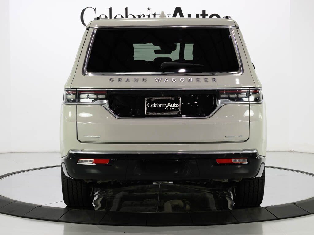 2022 Jeep Grand Wagoneer Series I 4X4 $97K MSRP Rear Entertainment   - Photo 6 - Sarasota, FL 34243