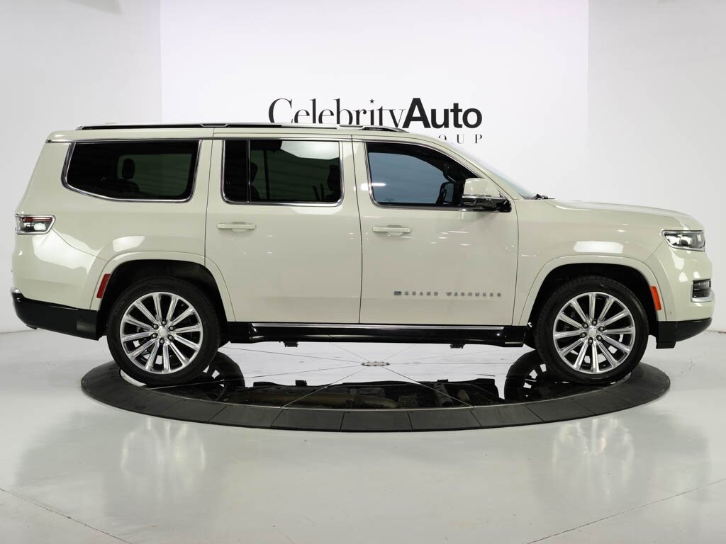 2022 Jeep Grand Wagoneer Series I 4X4 $97K MSRP Rear Entertainment   - Photo 8 - Sarasota, FL 34243