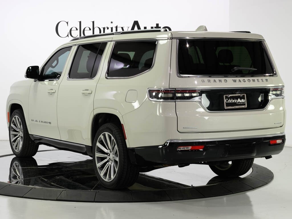 2022 Jeep Grand Wagoneer Series I 4X4 $97K MSRP Rear Entertainment   - Photo 5 - Sarasota, FL 34243