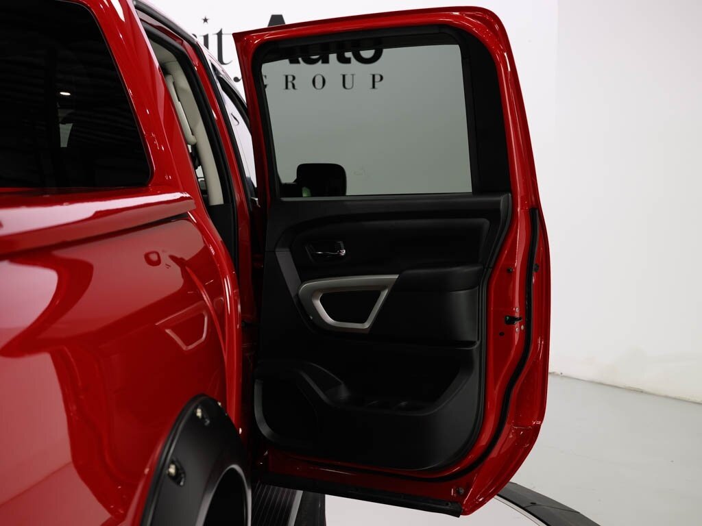 2022 Nissan Titan SV Endurance V8 4X4 CC Black Horse Grill Guard - Photo 38 - Sarasota, FL 34243