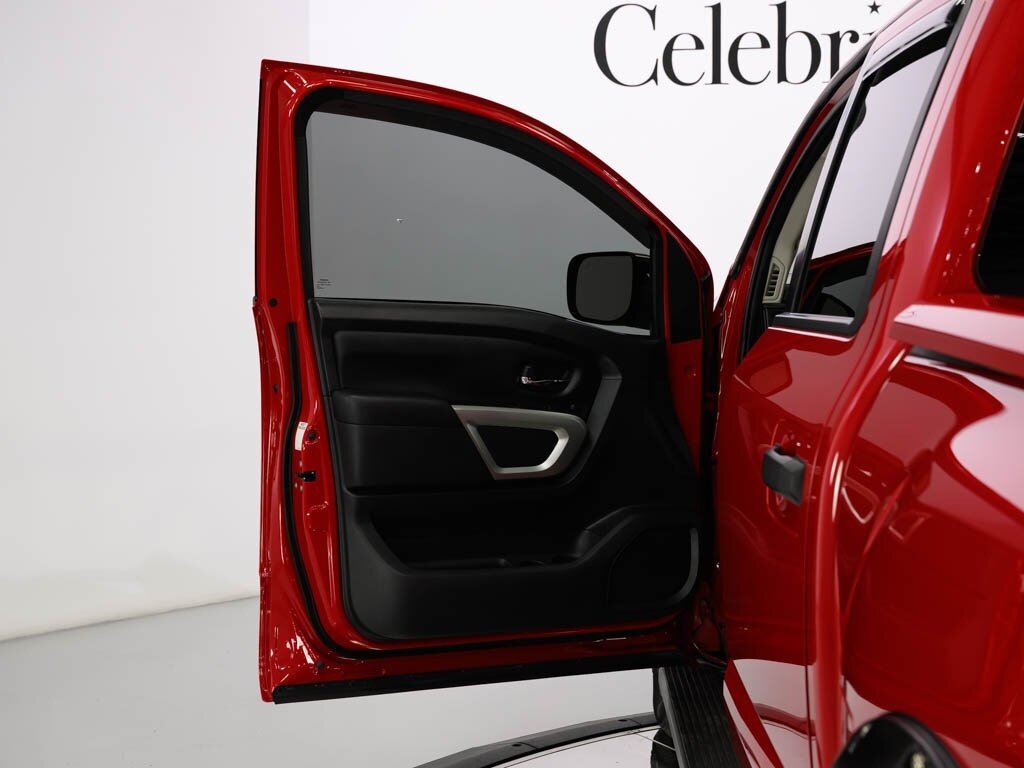 2022 Nissan Titan SV Endurance V8 4X4 CC Black Horse Grill Guard - Photo 35 - Sarasota, FL 34243