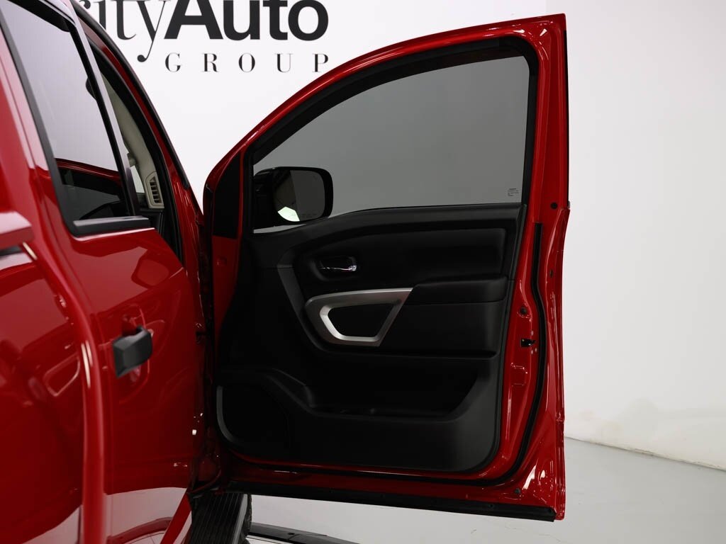 2022 Nissan Titan SV Endurance V8 4X4 CC Black Horse Grill Guard - Photo 36 - Sarasota, FL 34243