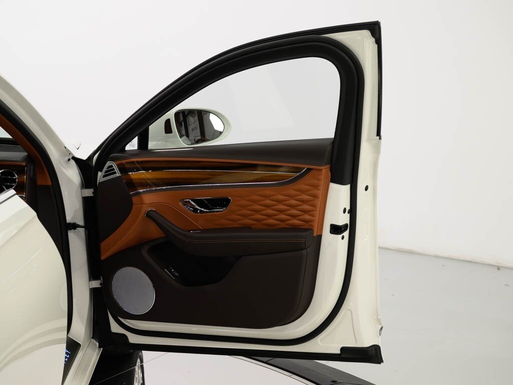 2021 Bentley Flying Spur W12 $282K MSRP First Edition Specification   - Photo 39 - Sarasota, FL 34243