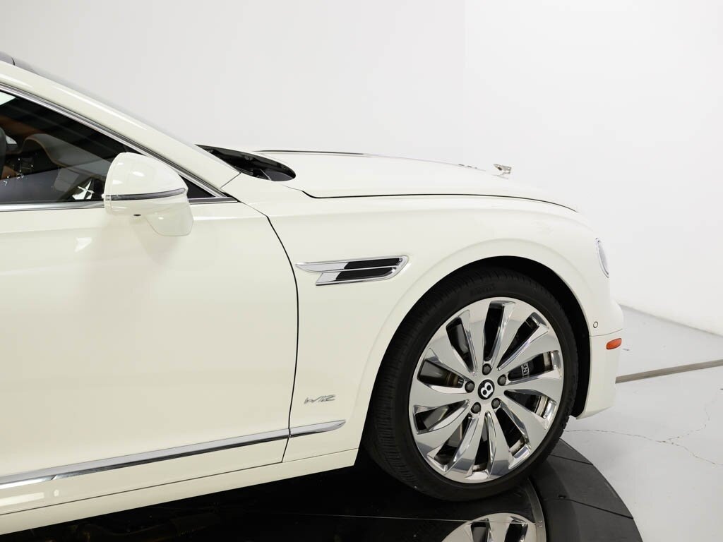 2021 Bentley Flying Spur W12 $282K MSRP First Edition Specification   - Photo 17 - Sarasota, FL 34243