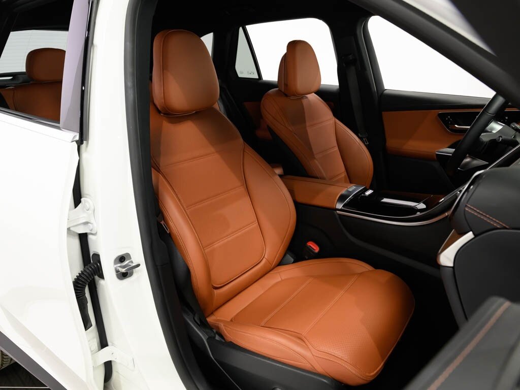2023 Mercedes-Benz GLC 300 Parking Package Distronic   - Photo 41 - Sarasota, FL 34243
