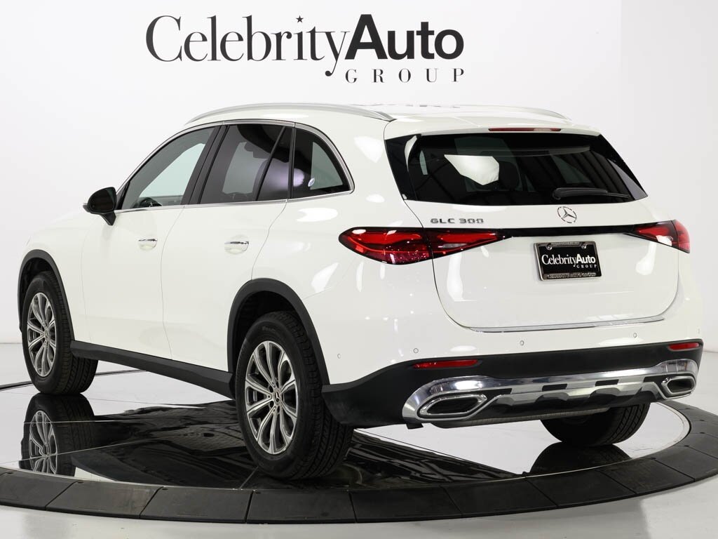 2023 Mercedes-Benz GLC 300 Parking Package Distronic   - Photo 5 - Sarasota, FL 34243