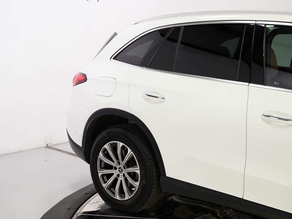 2023 Mercedes-Benz GLC 300 Parking Package Distronic   - Photo 28 - Sarasota, FL 34243